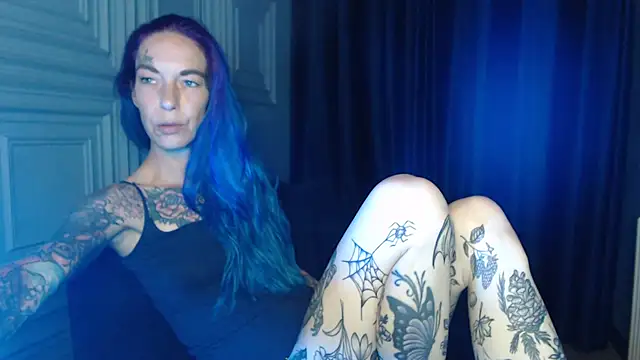 Snapshot of RavenryderUK chatting on July 26, 2026, 8:38 pm RavenryderUK online show from July 26, 2026, 8:38 pm