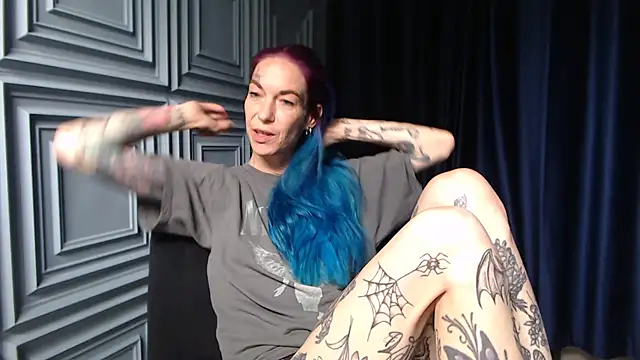 Snapshot of RavenryderUK chatting on July 27, 2026, 12:12 pm RavenryderUK online show from July 27, 2026, 12:12 pm