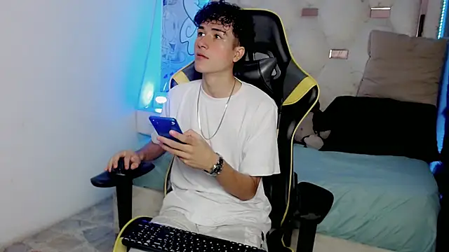 johnny cagee online show from December 14, 2025, 3:56 am