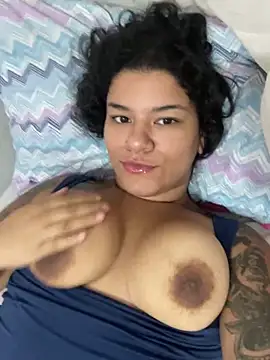 Snapshot of vicksylove chatting on December 7, 2024, 7:38 am vicksylove online show from December 7, 2024, 7:38 am