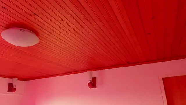 Snapshot of julz_03 chatting on October 24, 2025, 12:01 pm julz 03 online show from October 24, 2025, 12:01 pm