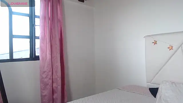 Snapshot of julz_03 chatting on November 11, 2025, 12:05 pm julz 03 online show from November 11, 2025, 12:05 pm