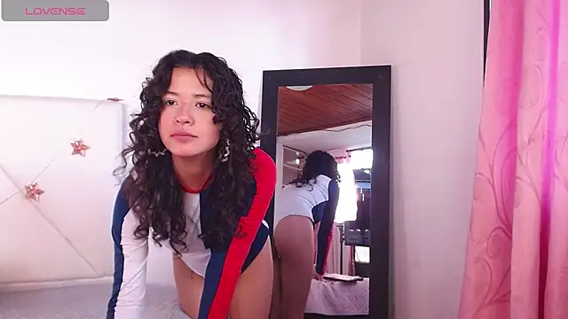 Snapshot of julz_03 chatting on December 3, 2025, 12:14 pm julz 03 online show from December 3, 2025, 12:14 pm