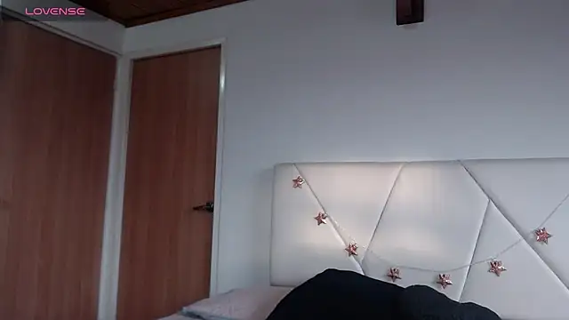 Snapshot of julz_03 chatting on December 5, 2025, 11:41 am julz 03 online show from December 5, 2025, 11:41 am