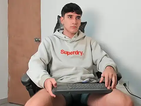 leo030809 online show from February 24, 2026, 3:32 pm