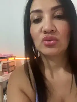 juliamond online show from December 23, 2024, 11:49 pm