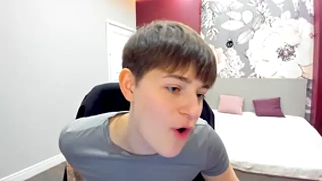 EmiliaYours online show from February 14, 2026, 3:20 pm