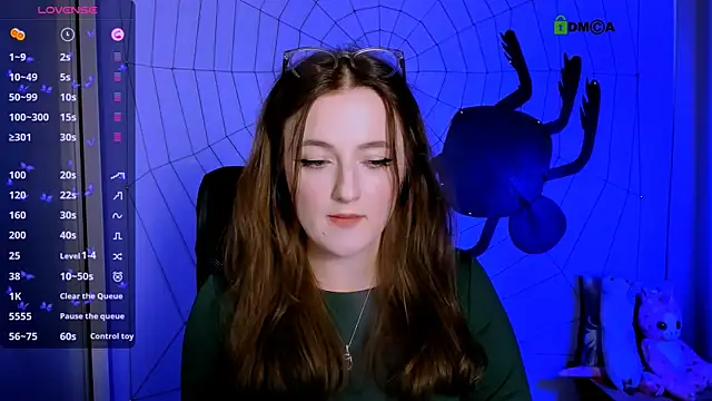 Snapshot of luna_berryy chatting on October 29, 2025, 8:43 pm luna berryy online show from October 29, 2025, 8:43 pm