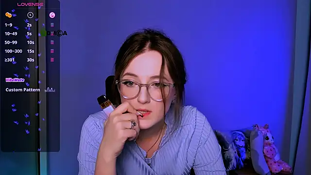 Snapshot of luna_berryy chatting on November 14, 2025, 8:29 pm luna berryy online show from November 14, 2025, 8:29 pm