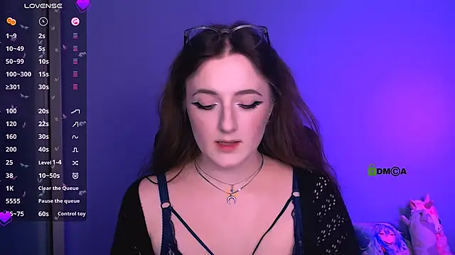 Snapshot of luna_berryy chatting on November 19, 2025, 8:53 pm luna berryy online show from November 19, 2025, 8:53 pm