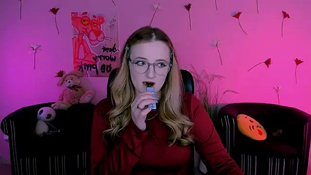 luna berryy online show from June 2, 2026, 6:54 pm