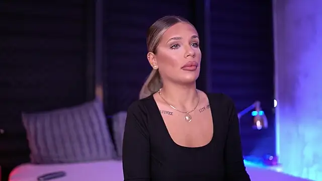 Snapshot of Candy_Ivy chatting on March 9, 2025, 7:05 pm Candy Ivy online show from March 9, 2025, 7:05 pm