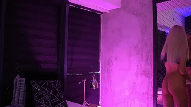 Snapshot of Candy_Ivy chatting on October 28, 2025, 6:54 pm Candy Ivy online show from October 28, 2025, 6:54 pm