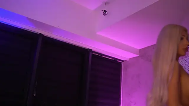 Snapshot of Candy_Ivy chatting on November 23, 2025, 6:19 pm Candy Ivy online show from November 23, 2025, 6:19 pm