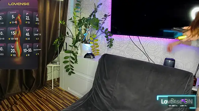 KentsMomAliss online show from December 15, 2024, 6:07 am