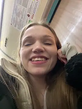 KitteCat online show from December 14, 2024, 9:02 pm