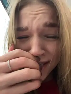 KitteCat online show from November 3, 2025, 7:53 am