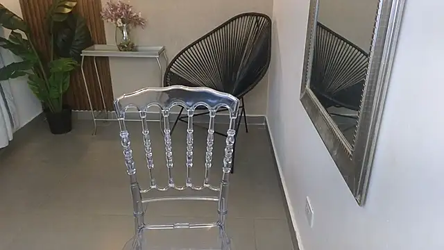 Sharlotte Milk online show from December 19, 2025, 11:17 am