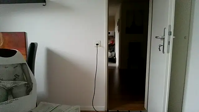 alpha-hunk online show from September 26, 2025, 7:12 am