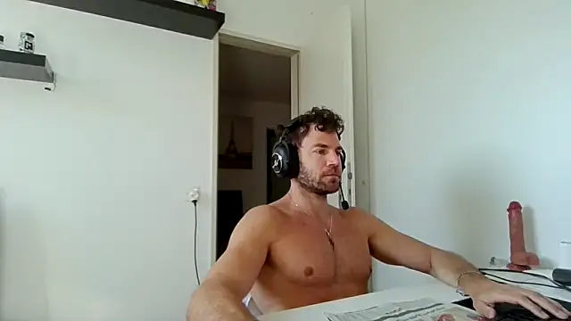 Snapshot of alpha-hunk chatting on April 18, 2026, 8:07 am alpha-hunk online show from April 18, 2026, 8:07 am