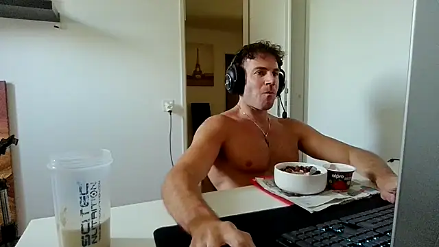 Snapshot of alpha-hunk chatting on June 16, 2026, 10:18 am alpha-hunk online show from June 16, 2026, 10:18 am