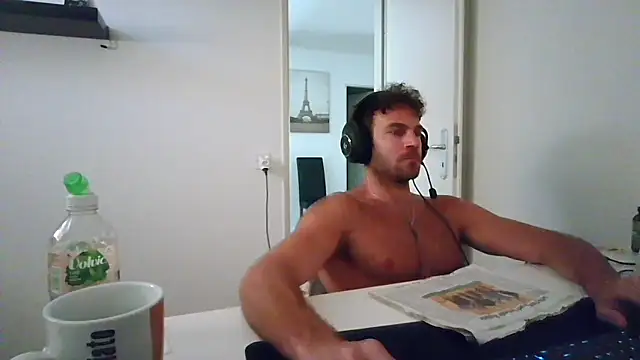 Snapshot of alpha-hunk chatting on June 27, 2026, 9:03 am alpha-hunk online show from June 27, 2026, 9:03 am