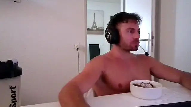Snapshot of alpha-hunk chatting on July 6, 2026, 10:23 am alpha-hunk online show from July 6, 2026, 10:23 am