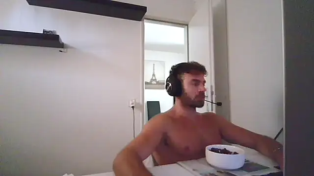Snapshot of alpha-hunk chatting on July 16, 2026, 2:01 pm alpha-hunk online show from July 16, 2026, 2:01 pm