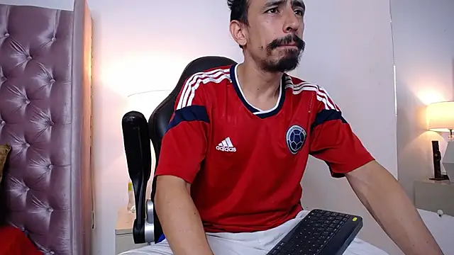 Sr Magnus  online show from September 29, 2025, 5:12 am