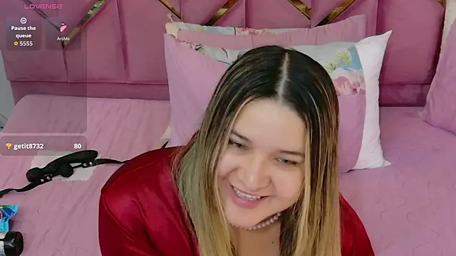 collegepawglovedaddy online show from May 20, 2026, 11:33 pm