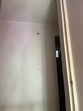 ariiel  online show from October 28, 2025, 12:09 pm