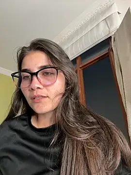 aurora divine online show from December 4, 2025, 10:51 pm