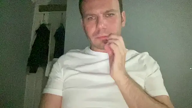 Snapshot of GotItGoin chatting on October 2, 2025, 1:01 am GotItGoin online show from October 2, 2025, 1:01 am