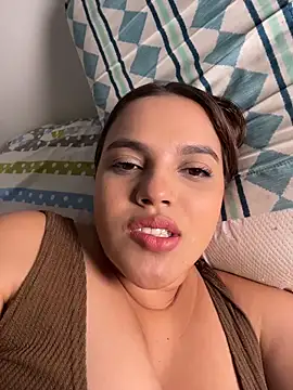 Snapshot of vivicolibri chatting on October 29, 2025, 2:19 pm vivicolibri online show from October 29, 2025, 2:19 pm