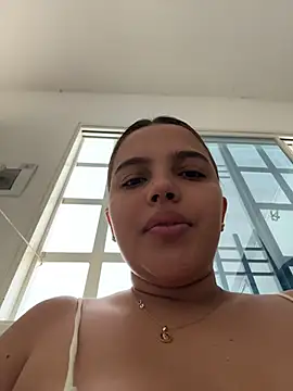 Snapshot of vivicolibri chatting on November 26, 2025, 2:51 pm vivicolibri online show from November 26, 2025, 2:51 pm