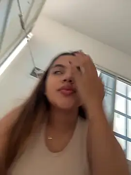 Snapshot of vivicolibri chatting on November 27, 2025, 12:51 pm vivicolibri online show from November 27, 2025, 12:51 pm