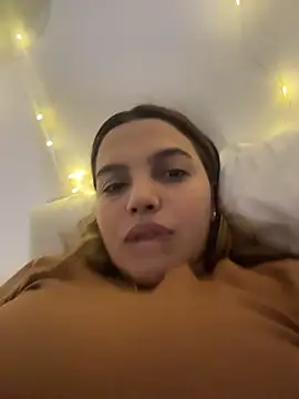 Snapshot of vivicolibri chatting on December 3, 2025, 10:08 pm vivicolibri online show from December 3, 2025, 10:08 pm