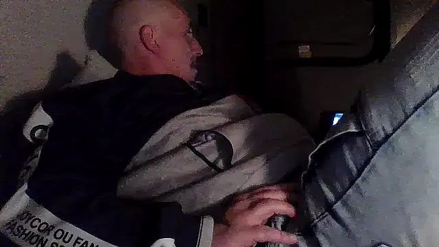 Snapshot of CandiedPompano chatting on October 22, 2025, 8:30 pm CandiedPompano online show from October 22, 2025, 8:30 pm