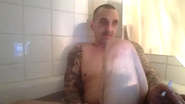 Snapshot of CandiedPompano chatting on December 16, 2025, 11:43 pm CandiedPompano online show from December 16, 2025, 11:43 pm