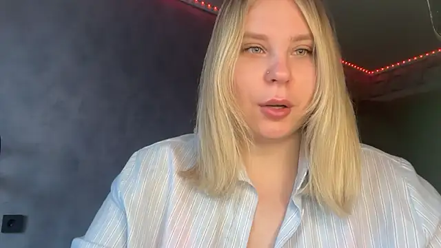 Thalia  Star online show from December 14, 2025, 8:52 am