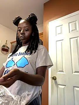 Snapshot of choclatepeaach chatting on November 1, 2025, 8:33 pm choclatepeaach online show from November 1, 2025, 8:33 pm