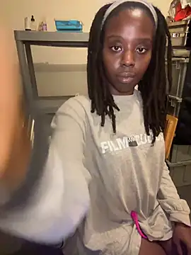 Snapshot of choclatepeaach chatting on November 5, 2025, 6:46 am choclatepeaach online show from November 5, 2025, 6:46 am