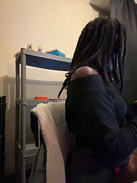 Snapshot of choclatepeaach chatting on November 10, 2025, 12:42 am choclatepeaach online show from November 10, 2025, 12:42 am