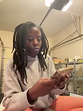 Snapshot of choclatepeaach chatting on November 10, 2025, 10:42 pm choclatepeaach online show from November 10, 2025, 10:42 pm