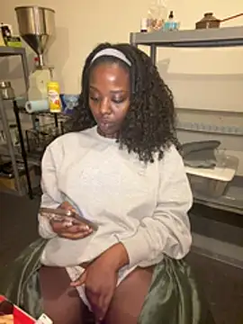 choclatepeaach online show from January 12, 2026, 12:32 pm