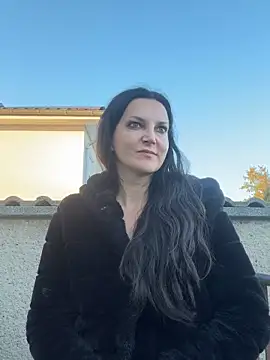 -OLYA- online show from March 4, 2026, 4:13 pm