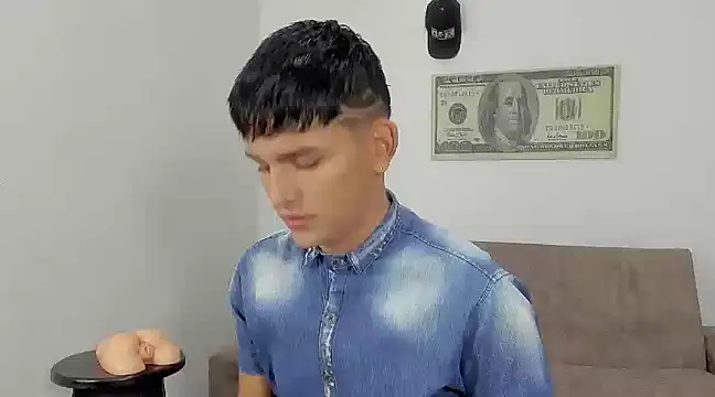 Snapshot of Lyam_ap chatting on January 8, 2025, 8:27 am Lyam ap online show from January 8, 2025, 8:27 am