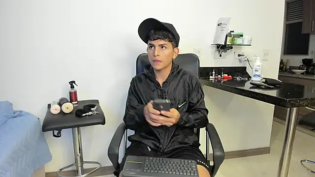 Snapshot of Lyam_ap chatting on January 16, 2025, 8:43 am Lyam ap online show from January 16, 2025, 8:43 am