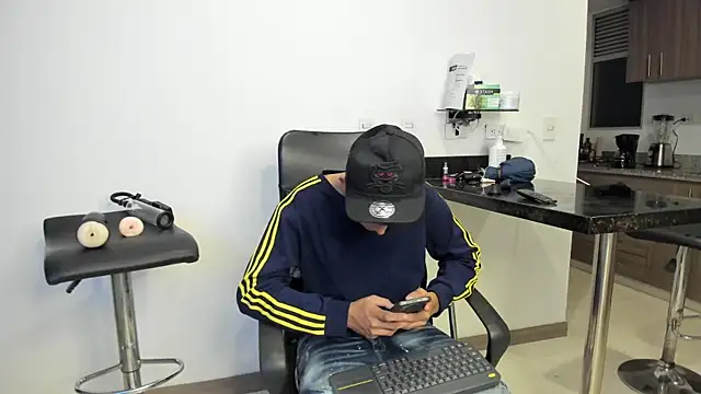 Snapshot of Lyam_ap chatting on January 17, 2025, 8:02 am Lyam ap online show from January 17, 2025, 8:02 am