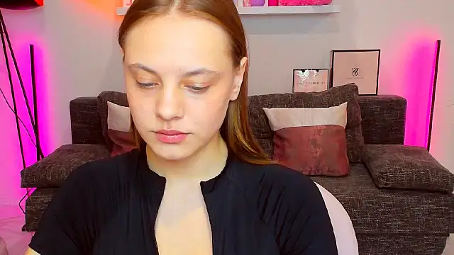 Snapshot of rora_skyline chatting on October 28, 2025, 7:05 pm rora skyline online show from October 28, 2025, 7:05 pm